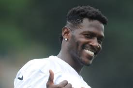 Antonio brown appeared on espn's first take this morning, and needless to say, his hair stole the the steelers wr is back with his whacky haircut that's so bad its laughable. Antonio Brown Back In Pittsburgh For Evaluation Of Reported Quad Strain Behind The Steel Curtain
