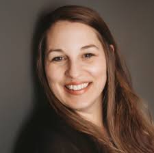 Amanda Rettig's Instagram, Twitter & Facebook