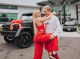 Youtubers paul and mongeau held their wedding on july 28, 2019, just two months after they began dating. Youtube Star Jake Paul Und Tana Mongeau Sind Verlobt Starzip