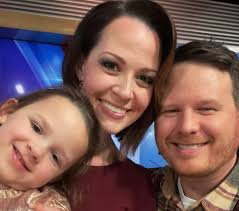 My people 🥰 I hope you all had a very merry Christmas! I had two of my  favorite visitors at work yesterday. #localnews #tvnewslife #meteorologist  #chicago #chicagofamily #fox32 #workingmom #workingmomlife #news #christmas  #