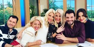 Σε χριστουγεννιάτικο κλίμα και η ελένη μενεγάκη. Tasos Tergiakhs Me Thn Elenh Menegakh Milame Mono Epaggelmatika Vid E8nos