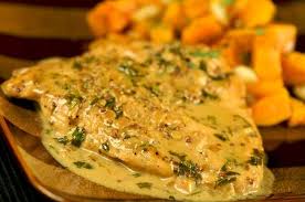 Come vedi questa tipologia di carne è davvero molto versatile e si presta alle più diverse ricette culinarie. Ricetta Petto Di Tacchino Con Salsa Alla Senape Giocando In Cucina