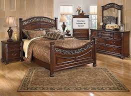 Want That Instant Heirloom Effect The Corina 4 Piece King Bedroom Set Will Weather A Lifetime Of Fashion Tren King Bedroom Sets Bedroom Set Bedroom Sets Queen