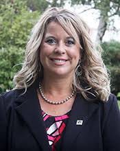 Michelle Hennings's Instagram, Twitter & Facebook