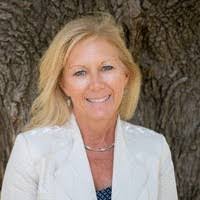 Lisa Stegemann's Instagram, Twitter & Facebook