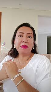 Comprometerte, tener consistencia y cuidarte de no caer en la comodidad te  mantendrá sorfeando en los caminos del emprendedurismo.