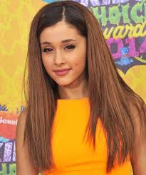 Ariana grande si è mostrata con i suoi capelli naturali: Capelli Ariana Grande Tutti I Look Da Ieri A Oggi In 22 Foto
