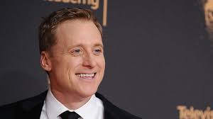 Alan Tudyk Playing Mr. Nobody In Doom Patrol
