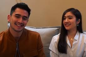 Verrel bramasta adalah aktor tampan berusia 24 tahun. Febby Rastanty Minta Ditembak Verrell Bramasta Dan Singgung Soal Natasha Wilona Halaman All Kompas Com