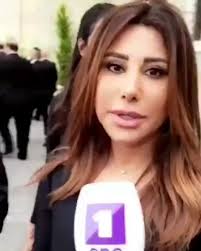 البوتكس من أشهر الأساليب المستخدمة في إجراء عمليات التجميل، كان ظهوره في الثمانينات بمثابة ثورة في عالم جراحات التجميل وسرعان ما ذاع صيته وشاع استخدامه كوسيلة ناجعة لإزالة التجاعيد، حيث تعمل. Ù†Ø¬ÙˆÙ‰ ÙƒØ±Ù… ØªØµØ¯Ù… Ø§Ù„Ø¬Ù…Ù‡ÙˆØ± Ø¨Ø¥Ø¬Ø±Ø§Ø¦Ù‡Ø§ Ø¹Ù…Ù„ÙŠØ© ØªØ¬Ù…ÙŠÙ„ Ù„Ø£Ù†ÙÙ‡Ø§ Ø¨Ø§Ù„ÙÙŠØ¯ÙŠÙˆ Ù…Ø¬Ù„Ø© Ù‡ÙŠ