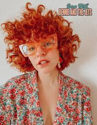 Sara Beth's Instagram, Twitter & Facebook