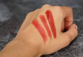 Matt might have taken the photo, then he printed it on 'matte' paper (with a dull finish rather than glossy finish) then he put a 'mat' around the photo and framed it. Mat Matt Matte Lipsticks Review Erfahrungen Swatches
