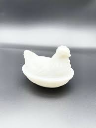 Vintage Ann Shaffer of California White Milk Glass Hen