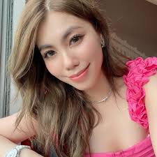 Magnum推出了抹茶口味冰淇淋！😍 抹茶控的朋友们别错过哦！😋 *照片取自网络，如有侵犯版权问题请告知✓ Magnum冰淇淋： 💜  https://invol.co/cljf2oy ✓ 绿茶粉： 🧡 https://shope.ee/7pPuU1jsqe