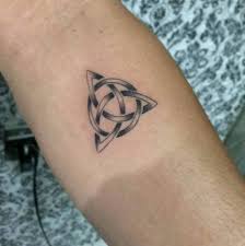 Tattoos are nothing short of beautiful and stunning to look at, even if they are on a canvas as small as your hand. 75 Best Small Tattoos For Men 2021 Simple Cool Designs For Guys