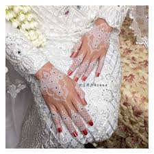 Mehendi merupakan salah satu seni hiasan tangan yang populer di india. 20 Ide White Henna Henna Desain Henna Inai