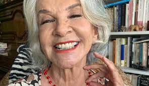 View the daily youtube analytics of gaby hernandez and track progress charts, view future predictions, related channels, and track realtime live sub counts. Una Familia Longeva Gaby Hernandez Presento A Sus Hermanas Y Su Cunado De 102 Anos