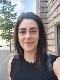 Elisa Wolf's Instagram, Twitter & Facebook