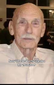 Bears O-line holding every snap not one flag has been thrown yet 😒😂🗑️