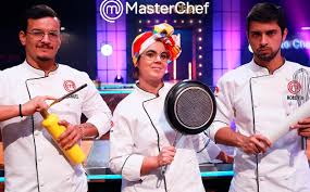 Reconoce haber aprendido muchísimo en su paso por las cocinas y piensa que para ella es un auténtico privilegio haber podido permanecer en masterchef hasta el noveno programa. Carla Roberto Y Manuel Son Los Finalistas De La Segunda Temporada De Masterchef Ecuador Television Entretenimiento El Universo