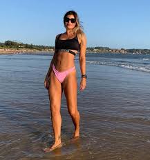 Check spelling or type a new query. Quien Es Valeria Larrarte La Ex De Coti Sorokin Que Lo Enfrenta En Un Millonario Divorcio Sus Secretos Y Su Album De Fotos Revista Paparazzi