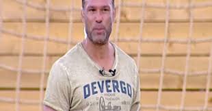 Ο τάσος μπερδέσης γεννήθηκε στην πάτρα τον νοέμβριο του 1982 και από μικρός ασχολήθηκε με το μποξ που ήταν και η μεγάλη του αγάπη. Tasos Mperdeshs Patrisnews Efhmerida Patris Hleias