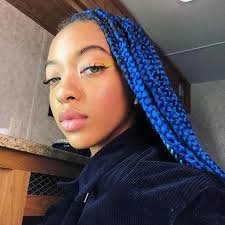 Mixed Black And Blue Box Braids Zoleeg She Is Rockin These Beautiful Royal Blue Knotless Box Braids Recreate This Style With Ou In 2020 Blue Hair Black Girl Blue Box Braids Beauty Hair Color