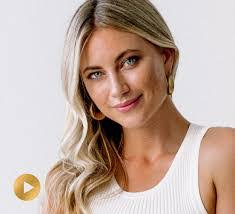 Cassandra Matthews's Instagram, Twitter & Facebook