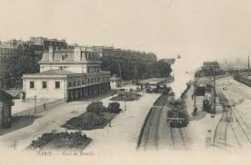 La Gare Bastille Et La Ligne De Vincennes Avec Images Photographie De Paris Paris Photo Gare