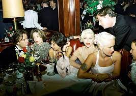 Jodie Foster And Madonna At Vanity Fair Oscars Party 1995 Madonna Pictures Madonna Don Johnson