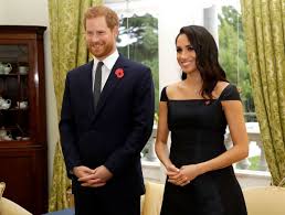 .día conocerían al príncipe harry de inglaterra y a la exprimera dama de estados unidos, michelle antes de su participación, el joven de 33 años acompañó a la esposa de barack obama a visitar la. Lo Que Se Sabe Del Polemico Libro De Meghan Y Harry Sobre Su Vida Como Royals