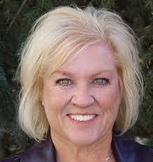 Carolyn Catton's Instagram, Twitter & Facebook