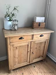 Les Petites Chineuses Meuble Ancien De Brocante Poignees Coquilles Meuble De Metier Meubl Mobilier De Salon Idee Deco Cuisine Ouverte Deco Ameublement