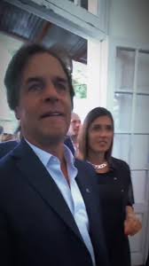 #uruguay #uruguay🇺🇾 #luislacallepou #elecciones #uruguayo #zarasadelsabor  #dgm #miketyson #boxeo #siganviendo #siganviendo🤣 #humor #parati