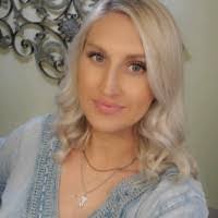 Hester Ramsey's Instagram, Twitter & Facebook