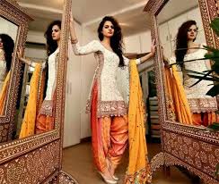 Wonder How Celebs Celebrate Diwali Indian Dresses Indian Fashion Punjabi Outfits