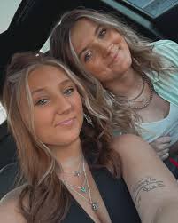 I prefer my driver to drop me off wherever Zach is🫶🏼