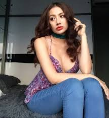 Cô được người hâm mộ ưu ái đặt cho cái tên là lee hyori việt nam bởi phong cách sexy, ngoại hình xinh đẹp gợi cảm. TrÆ°Æ¡ng Nhi Pháº«u Thuáº­t Tháº©m Má»¹ Bá»‡nh Viá»‡n Tháº©m Má»¹ Jw Han Quá»'c