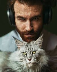 Fotogaleraya: Hayvonlarga nisbatan xushmuomala bo'lishdan uyalmaydigan  mashhurlar — Daryo Yangiliklari