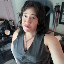 Fay Roberts (@fayroberts)