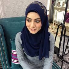 I understand some people may be hesitant to believe she's arab bc she looks. Tudung Fareeda Terbaru 2017 Fareeda Online Store Subscribe To Fareeda Newsletter Exclusive Product Updates Sales More Hudi Nurda