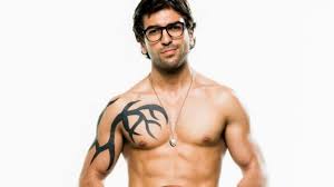 Elyas m'barek was born on may 29, 1982 in munich, bavaria, germany. Elyas M Barek Fack Ju Gohte Tattoo