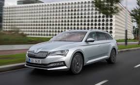The škoda superb drives as dynamically as it looks. Skoda Superb Combi Der Vernunft Verpflichtet Autogazette De