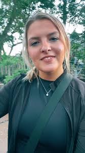 Laura Carling's Instagram, Twitter & Facebook