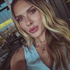 I'm running late for work when I saw this fb memory pop-up. It made me  realize something, that if things haven't changed in 17yrs, they likely  never will and that's okay. I