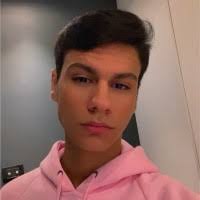 200+ perfis com “Ian”