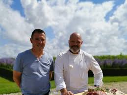 And be judged by the best in the business. Chaillon Television Un Agriculteur Lorrain Dans Objectif Top Chef Sur M6 Le 2 Decembre