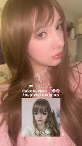 Lauren Defoe's Instagram, Twitter & Facebook