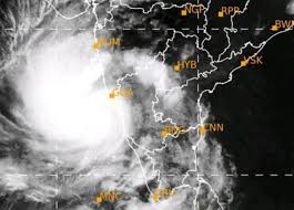 With the tauktae cyclone expected to intensify into a severe cyclonic storm, the india meteorological department has issued a red alert in nine districts in kerala on saturday. D Nxibvhxtjpdm