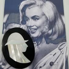 Antique, vintage, designer costume jewelry, fine precious Jewellery.